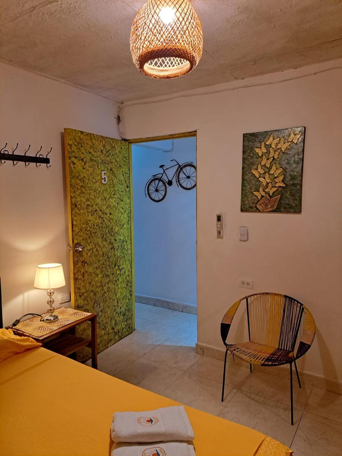 Hostel Shalom Adonai Cartagena エクステリア 写真