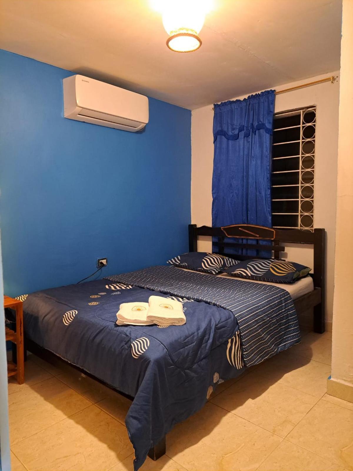Hostel Shalom Adonai Cartagena エクステリア 写真