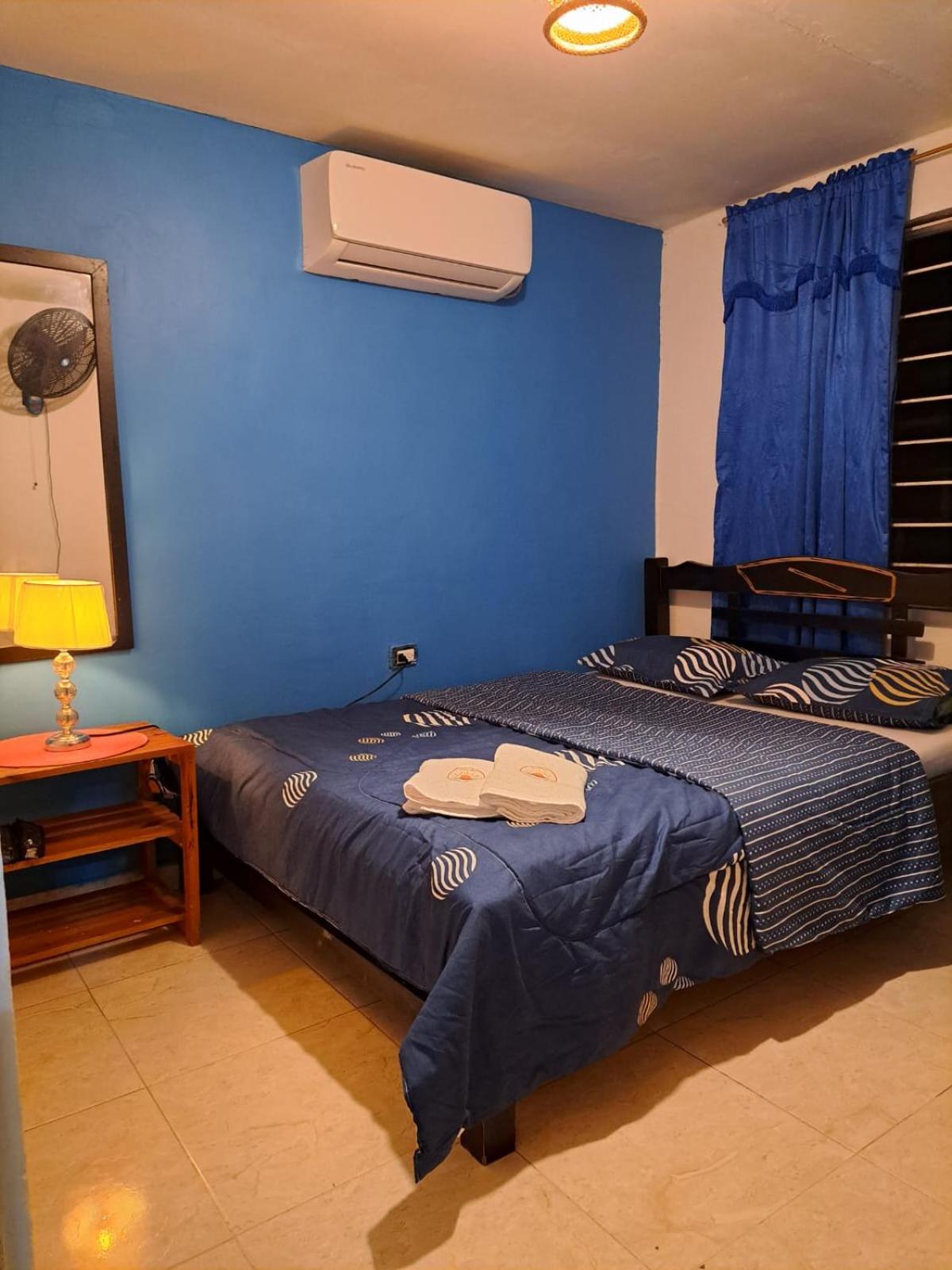 Hostel Shalom Adonai Cartagena エクステリア 写真