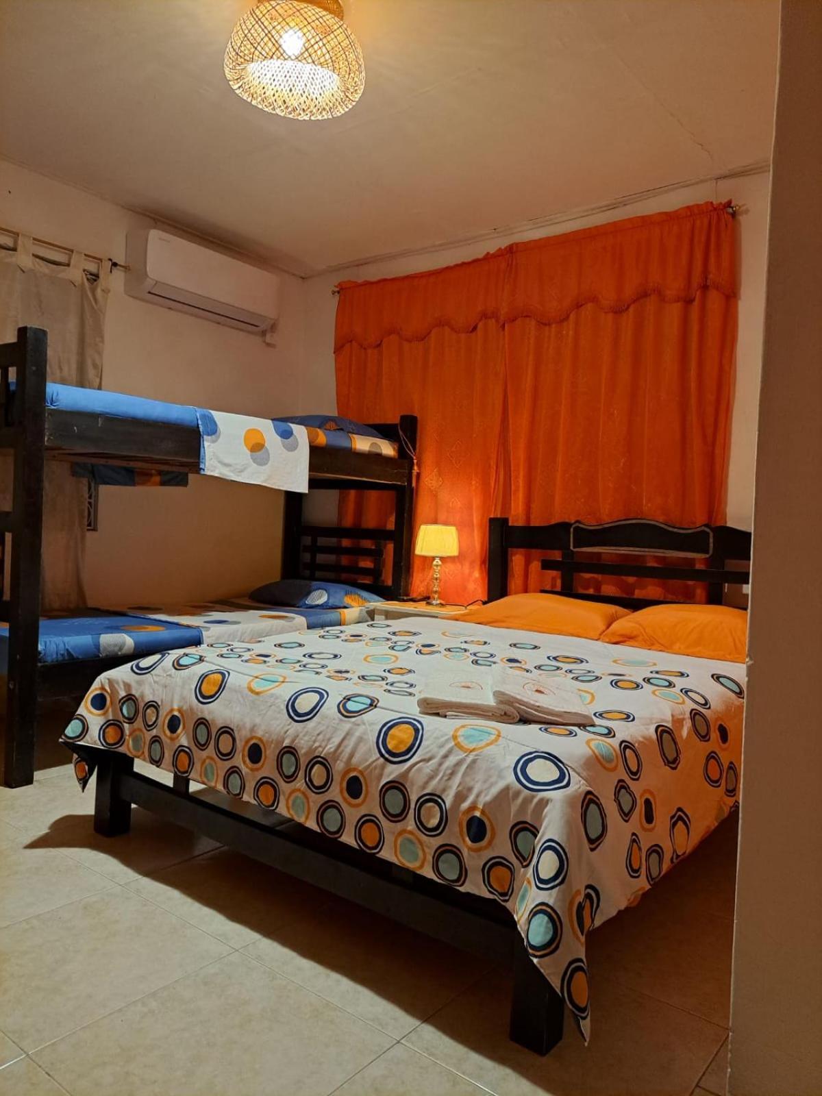 Hostel Shalom Adonai Cartagena エクステリア 写真