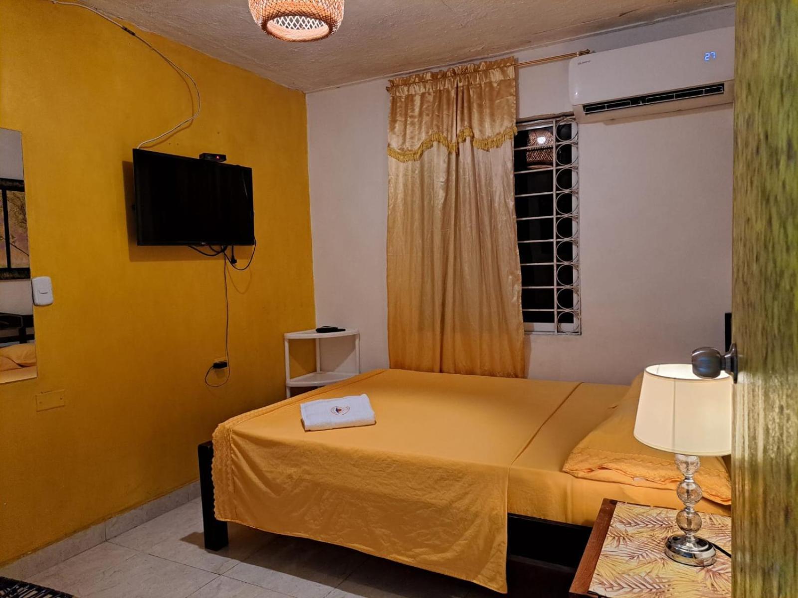 Hostel Shalom Adonai Cartagena エクステリア 写真
